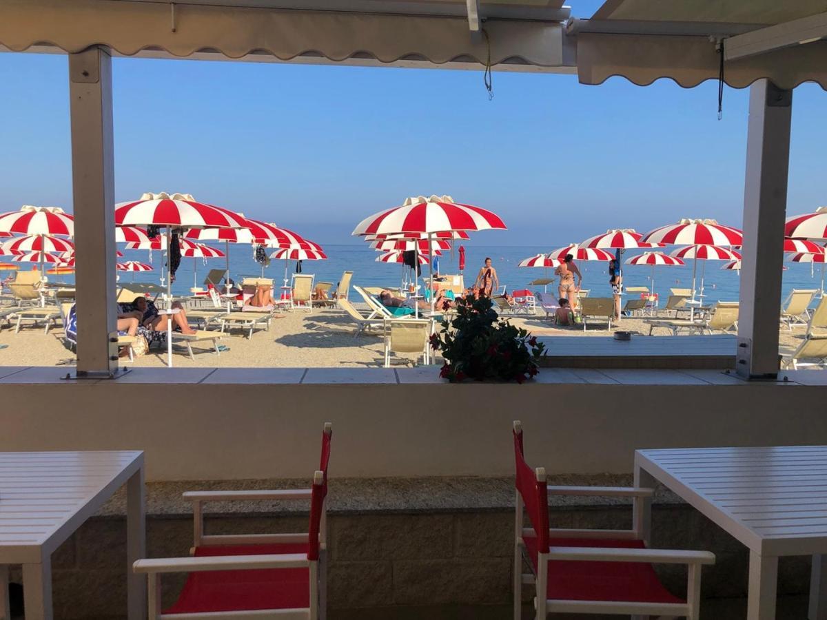 Casa Serge Vista Mare Con Ampio Terrazzo Privato Bergeggi Exterior foto